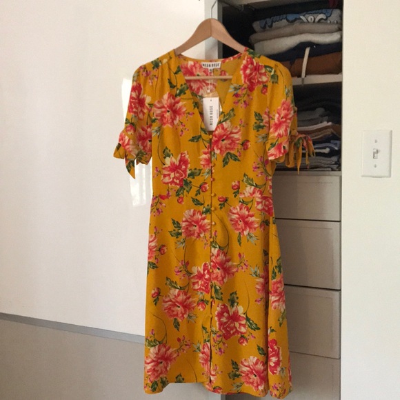 Vintage-inspired, Mango Yellow Dress by Neon Rose - Picture 2 of 3